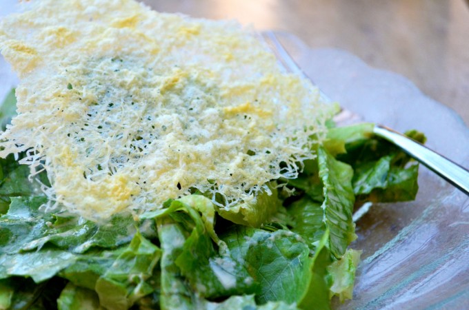 Caesar Salad là món salad ngon với những nguyên liệu tươi ngon và nước sốt đặc trưng. Nó là món ăn nhẹ, tốt cho sức khỏe và giúp cơ thể hấp thụ nhiều chất dinh dưỡng. Hãy xem hình liên quan đến Caesar Salad để cảm nhận được bữa ăn ngon lành và tươi mát của món salad này.