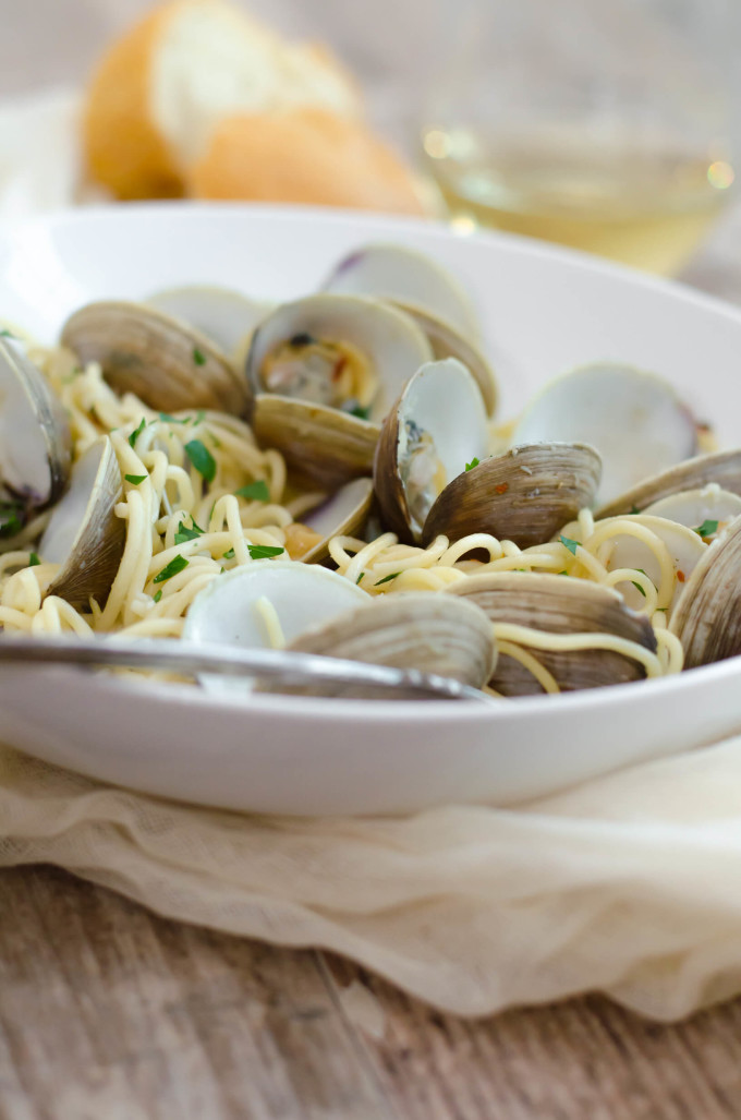 Linguine with Clams - Italian Linguine and Clams Recipe